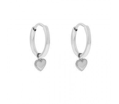 Grandes boucles d'oreilles avec un pendentif en forme de cœur à pois