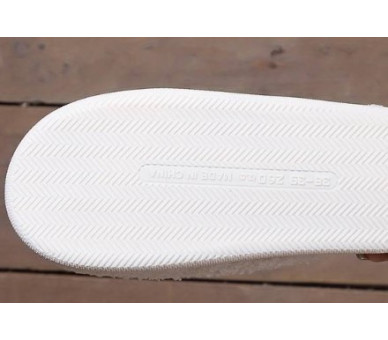PANTOFFELS DENNENBOOM
