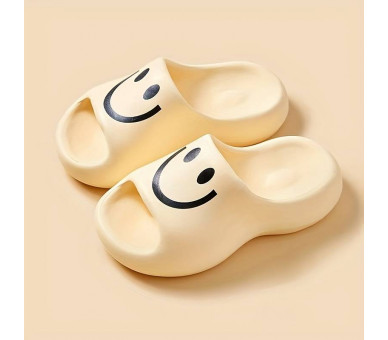 Smiley slippers :Schattig klompje met smiley geel
