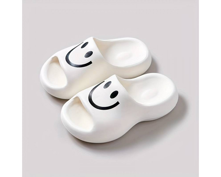 Smiley slippers :Schattig klompje met smiley wit