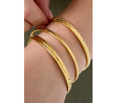 Fine hard bracelet with motif