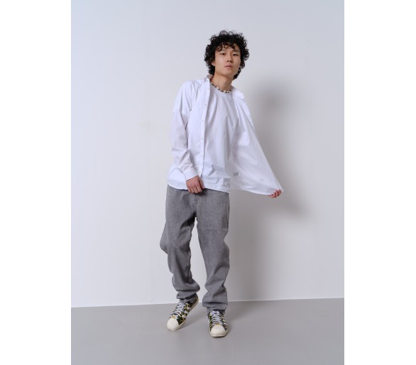 GRUNT: Loose baggy jeans