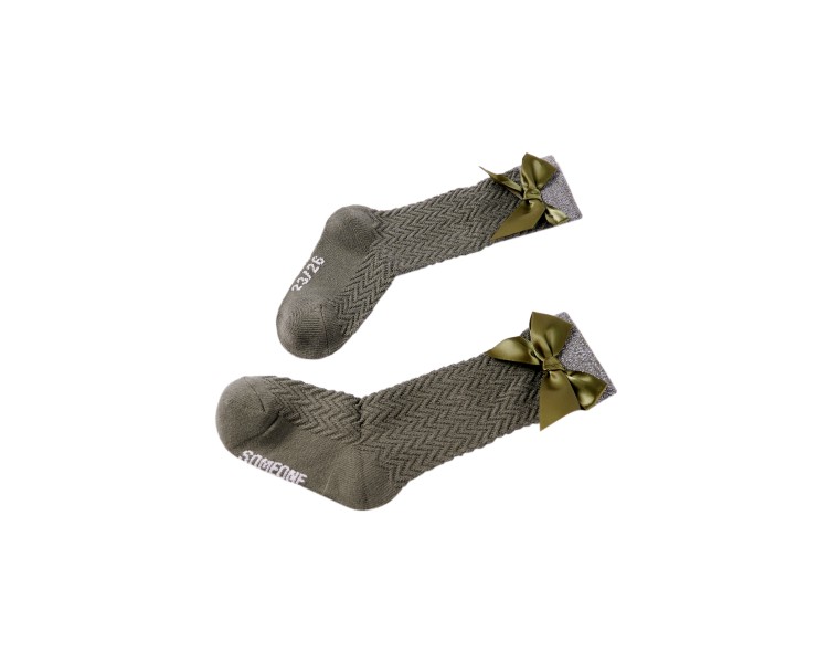 SOMEONE : Des chaussettes