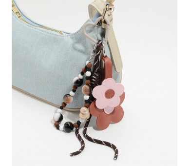 Sleutel of tashanger met bloemen