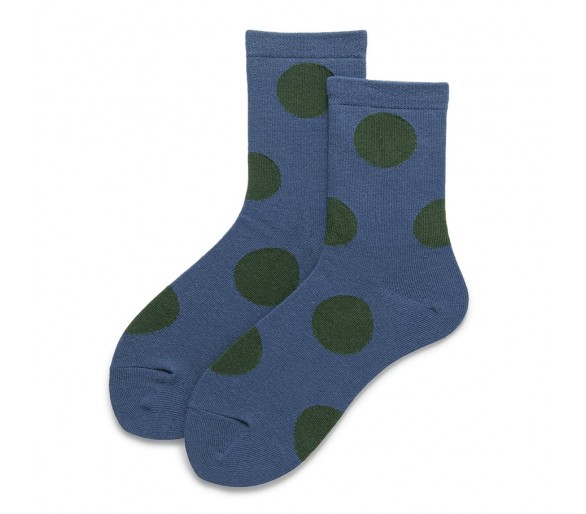 Jolies chaussettes avec des boules