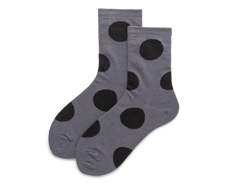 Jolies chaussettes avec des boules