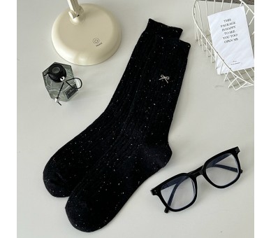 Jolies chaussettes avec nœud brodé