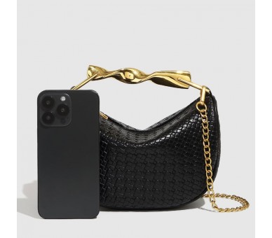 Everyday elegant and versatile handbag