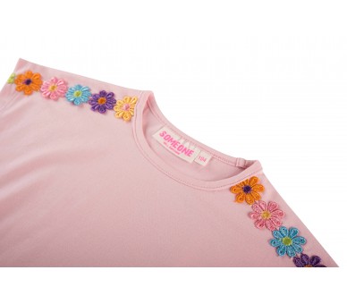 SOMEONE : T-shirt met leuke bloemetjes op de mw