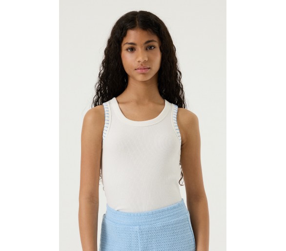 GARCIA : Haut à fines côtes avec détails sur les b