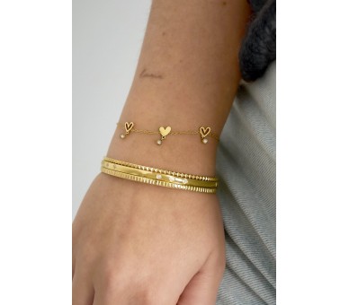 Link bracelets with heart motif