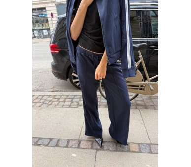 GRUNT: Trendy broek met strepen opzij